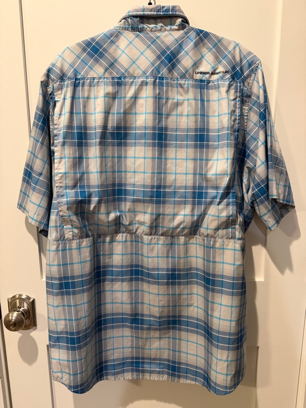 Under Armour Men’s Light Blue and White Plaid Short-Sleeve Button-Down Shirt - Picture 5 of 7